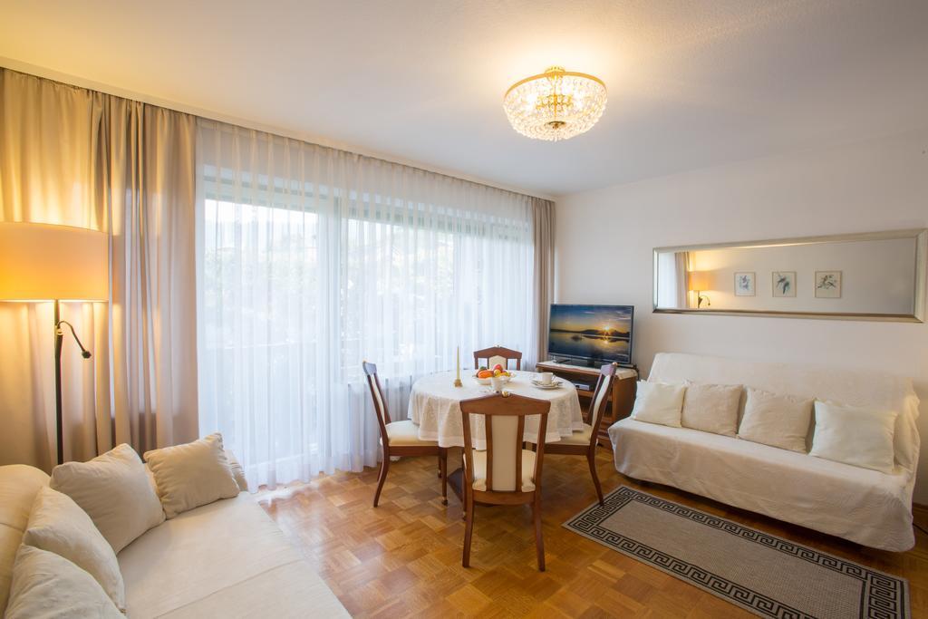 Ferienwohnung Landhaus Alpenblick Garmisch-Partenkirchen Zimmer foto