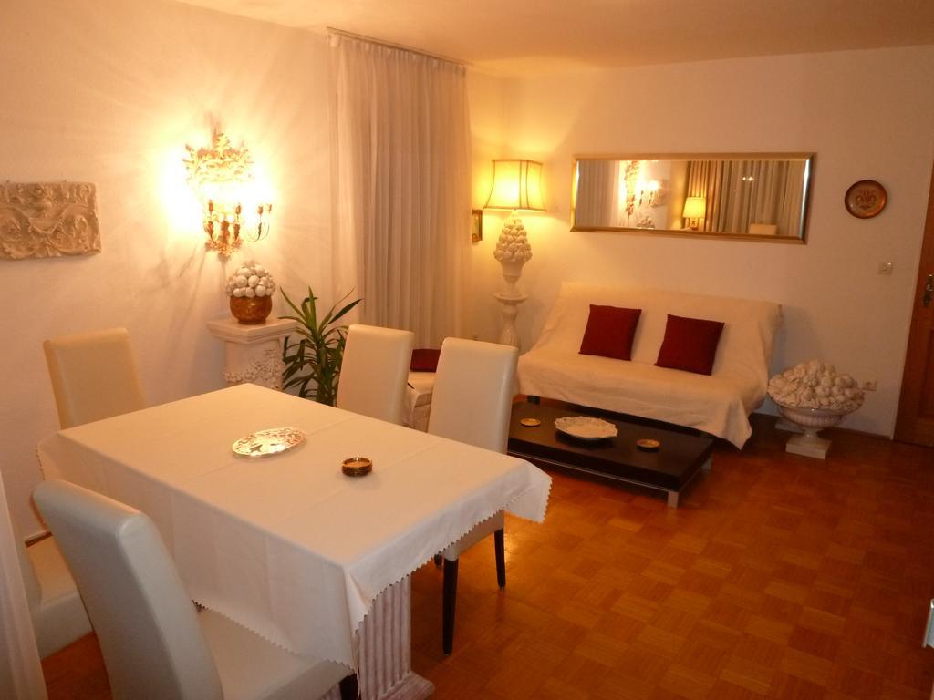 Ferienwohnung Landhaus Alpenblick Garmisch-Partenkirchen Zimmer foto